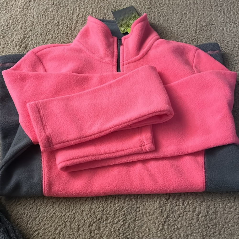 Fleece pullovers - Picture 2 of 5